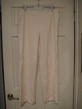 Anne Klein White Pull-On Straight Leg Pants XL. Inseam 30".
